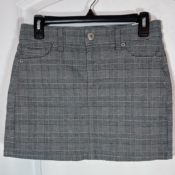 American Eagle Plaid Hi Rise Mini Skirt - Picture 2 of 6